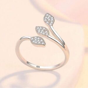 Dazzling Silver Leaf Motif Ring
